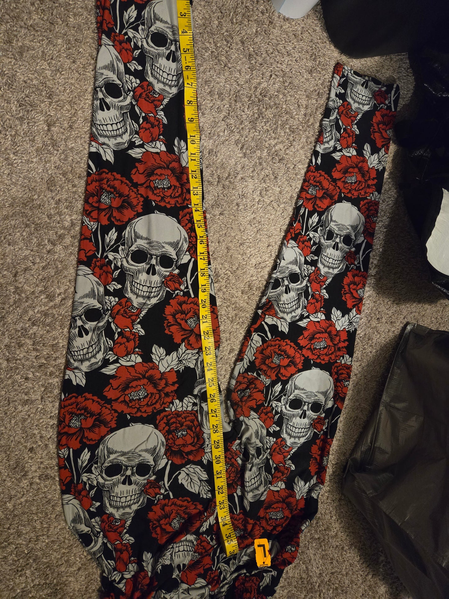 Unbranded Skull and flower Leggings - Gently Used