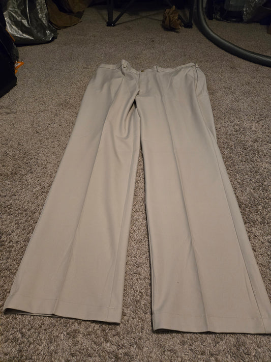 Haggar Pants Mens 38x34 Tan Cool 18 Pro Golf Slacks Khakis Beige Trousers